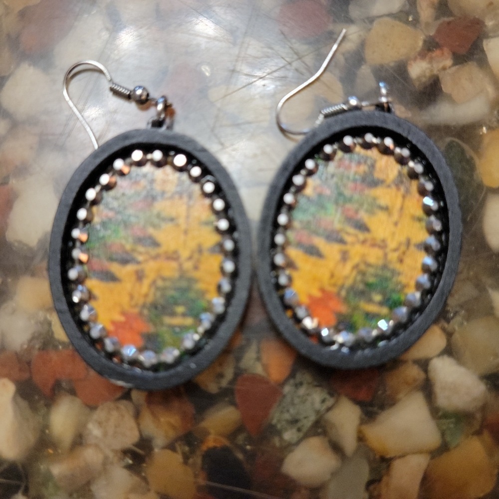 Multi color Wooden Earrings,‎ yellow green black rhinestones - Picture 3 of 3